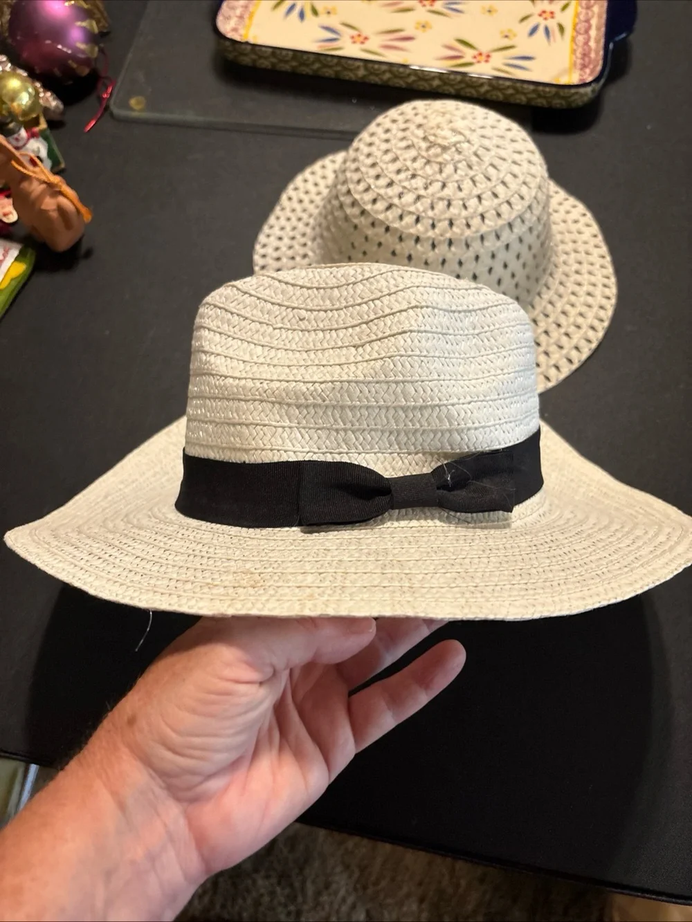 Two straw hats, L